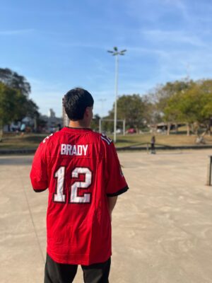 Imagen de WhatsApp 2025-01-13 a las 13.19.18_85d2ceef Camiseta Buccaneers n°12 Roja.