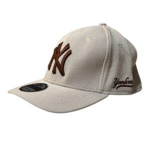 Gorra NY marrón curva cerrada