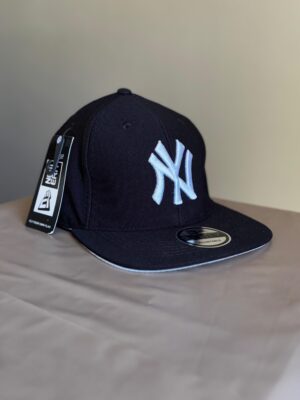 Gorra New York negra cerrada