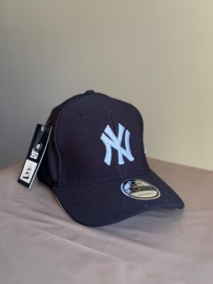 WhatsApp Image 2025-01-23 at 02.42.55 (19) Gorra NY cerrada negra