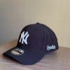 WhatsApp Image 2025-01-23 at 02.42.55 (21) Gorra NY cerrada negra